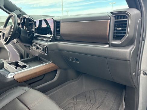 Used 2024 Chevrolet Silverado 3500 High Country w/ High Country Premium Package image 38