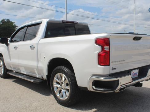Used 2022 Chevrolet Silverado 1500 LTZ w/ LTZ Convenience Package II AWD/4WD image 11