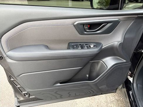 Certified 2025 Subaru Forester Premium AWD/4WD image 17