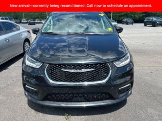 Used 2022 Chrysler Pacifica Touring-L FWD video 1