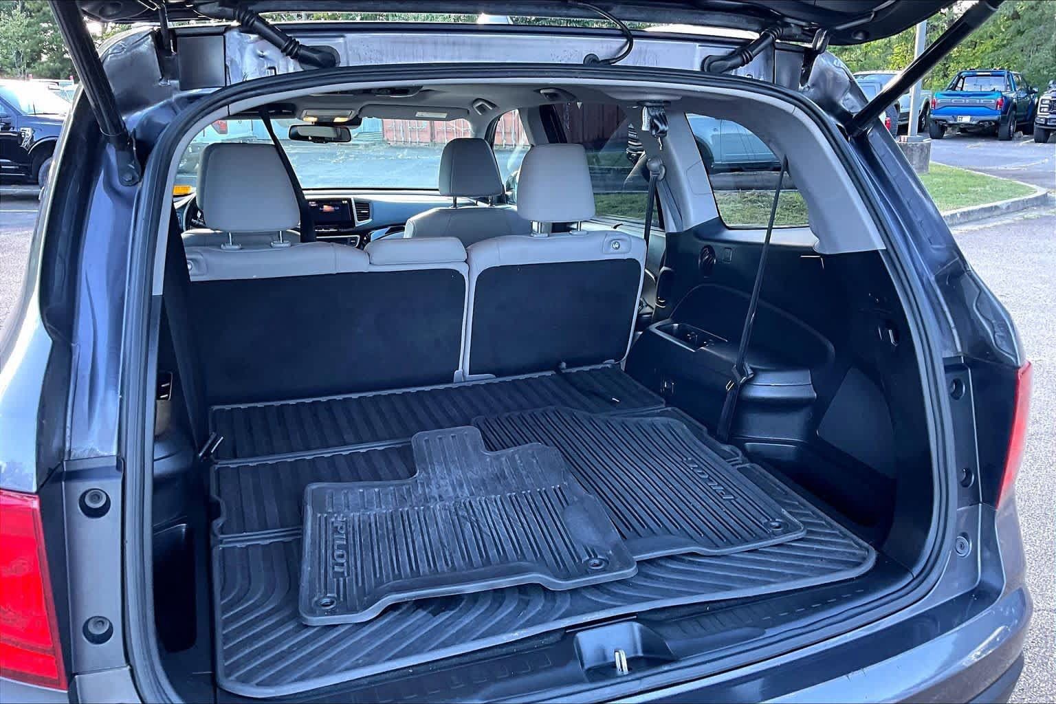 Used 2018 Honda Pilot Touring image 33