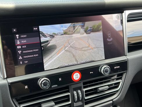 Certified 2026 Porsche Macan AWD/4WD image 29