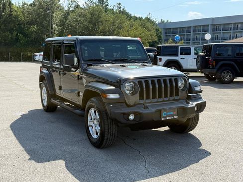 Used 2019 Jeep Wrangler Unlimited Sport S AWD/4WD image 34