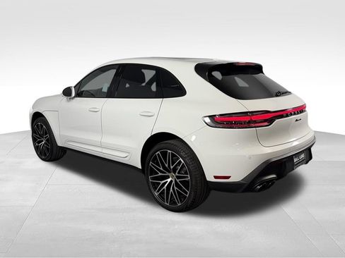 Used 2025 Porsche Macan AWD/4WD image 8