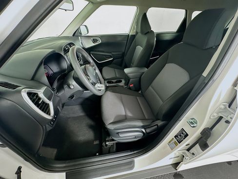 Used 2024 Kia Soul LX w/ Option Group 015 image 13