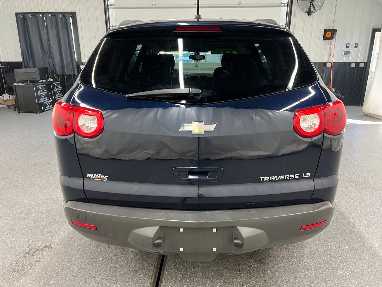Used 2012 Chevrolet Traverse LS FWD image 5