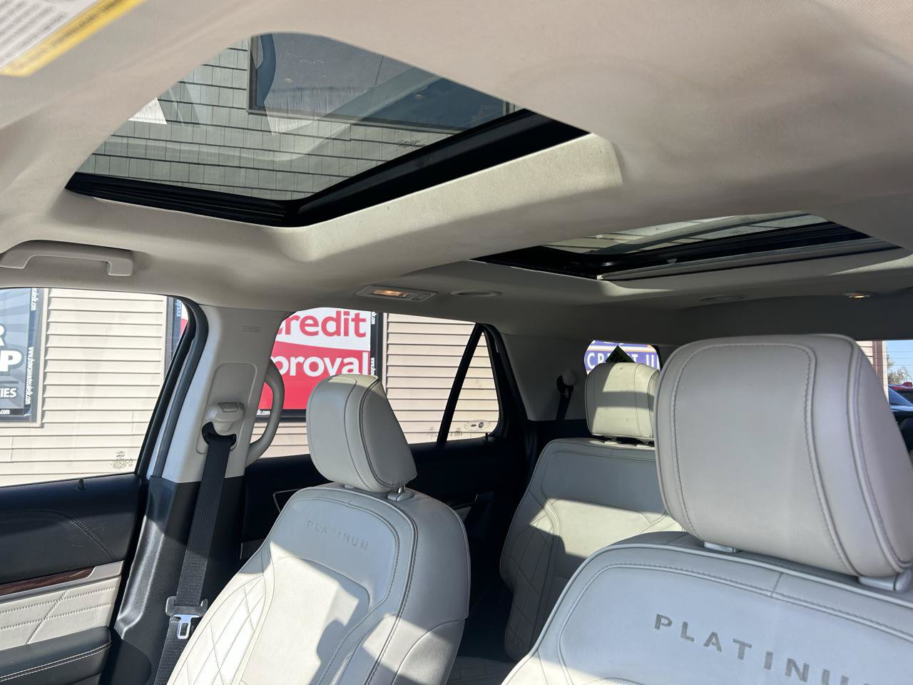 Used 2018 Ford Explorer Platinum AWD/4WD image 18