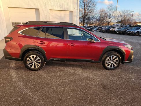 Used 2025 Subaru Outback Premium image 7