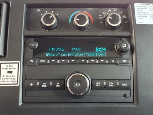 Used 2020 GMC Savana 3500 Extended w/ Driver Convenience Package image 14