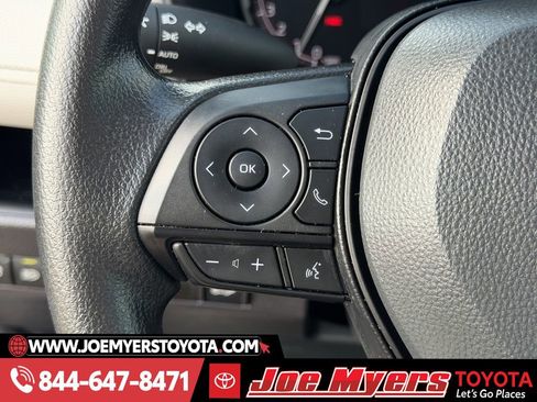 Used 2025 Toyota RAV4 XLE w/ Convenience Package image 24