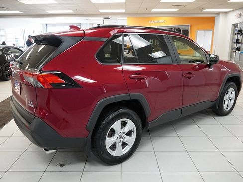 Used 2020 Toyota RAV4 LE image 16