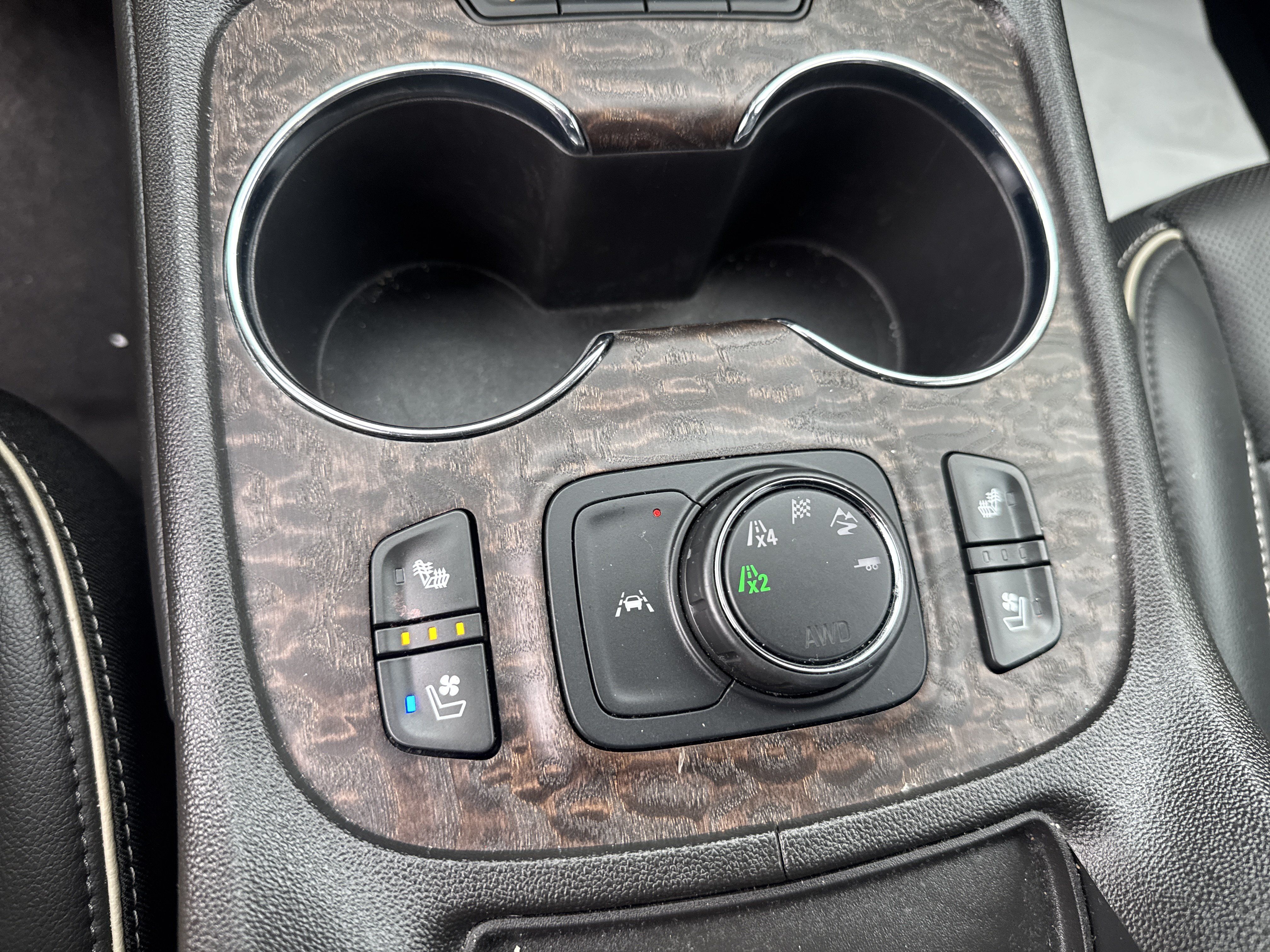 Used 2023 GMC Acadia Denali w/ Denali Ultimate Package AWD/4WD image 29