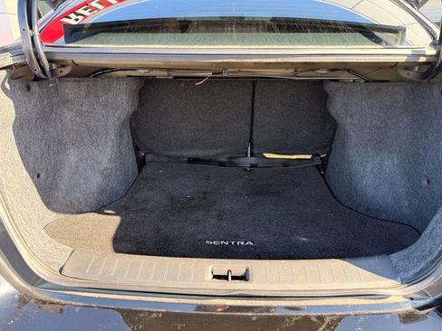 Used 2018 Nissan Sentra S image 9