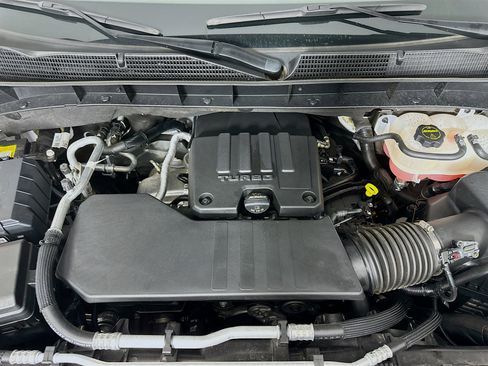 Used 2024 GMC Sierra 1500 Elevation image 32