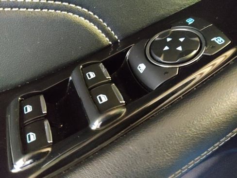 Used 2019 Ford Edge Titanium image 27