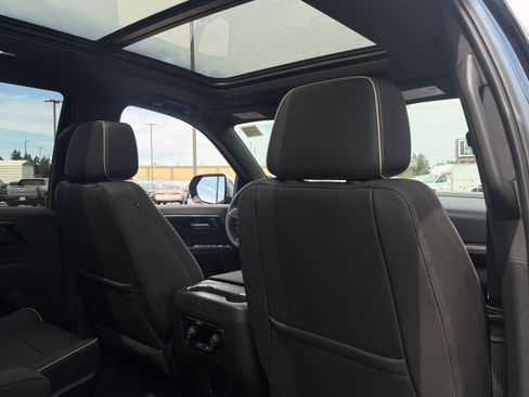 New 2026 Chevrolet Tahoe Premier w/ Sun And Tow Package AWD/4WD image 24
