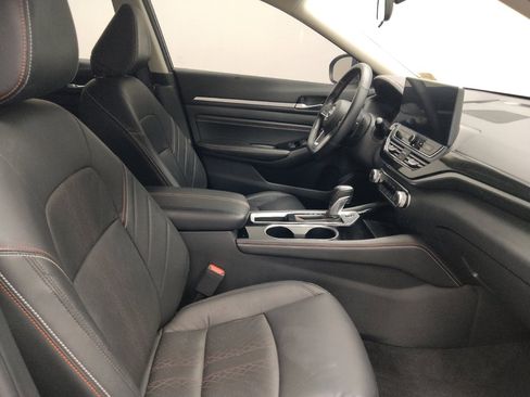 Used 2023 Nissan Altima 2.5 SR w/ SR Premium Package FWD image 21