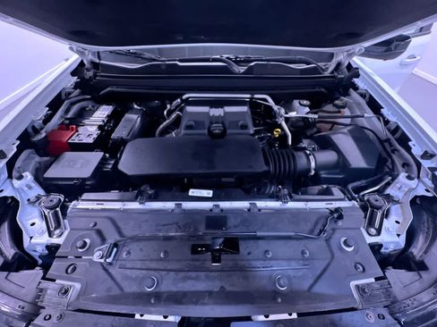 Used 2024 Chevrolet Colorado Z71 w/ Z71 Convenience Package 2 image 11