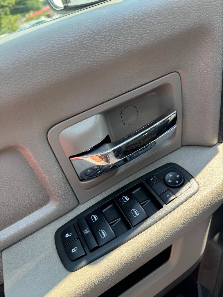 Used 2012 RAM 1500 Classic SLT RWD image 9