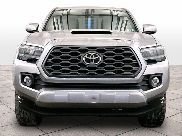 Used 2021 Toyota Tacoma TRD Sport w/ TRD Premium Sport Package AWD/4WD image 3