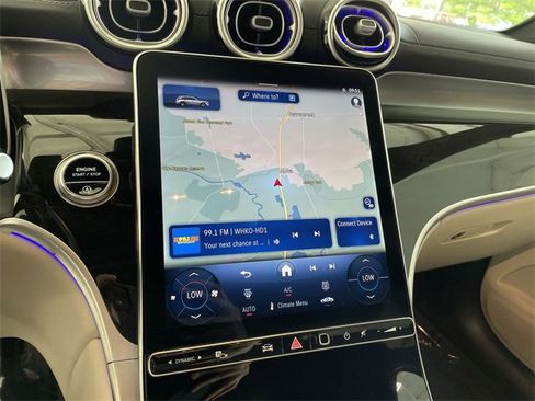 Used 2025 Mercedes-Benz GLC 300 4MATIC image 27