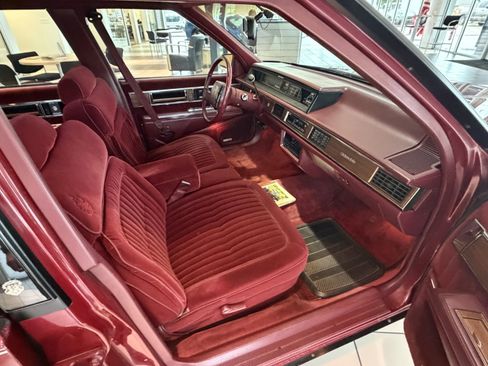 Used 1989 Oldsmobile Ninety-Eight Regency Brougham FWD image 22