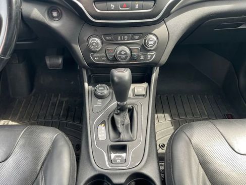 Used 2021 Jeep Cherokee Latitude Lux w/ Comfort/Convenience Group AWD/4WD image 11