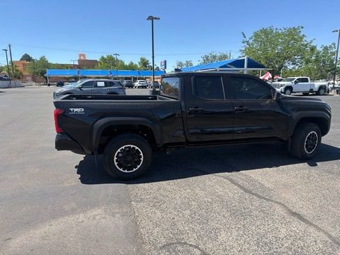 Used 2025 Toyota Tacoma TRD Off-Road AWD/4WD image 11