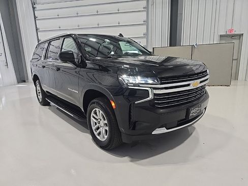 Used 2024 Chevrolet Suburban LT image 10