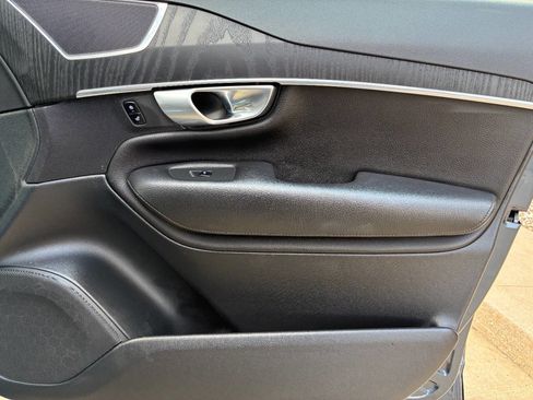 Used 2020 Volvo XC90 T6 Momentum image 20