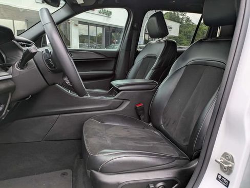 Used 2023 Jeep Grand Cherokee L Laredo AWD/4WD image 20