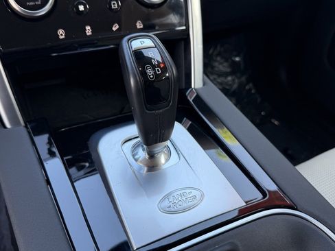 Used 2023 Land Rover Discovery Sport S image 22