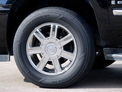 Used 2007 Cadillac Escalade 2WD w/ Information Package image 40