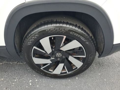 Used 2025 Volkswagen Atlas Cross Sport SE image 30