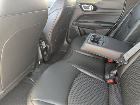 New 2026 Jeep Compass Latitude image 12