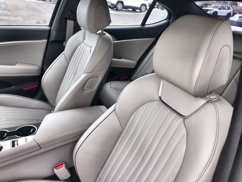 Used 2023 Genesis G70 3.3T image 11