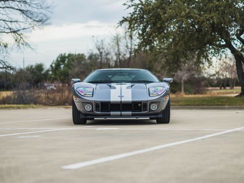 Used 2006 Ford GT RWD image 36