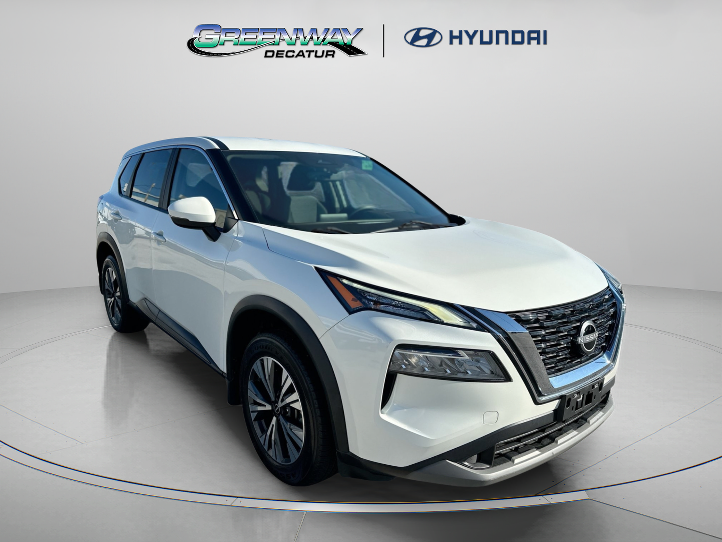 Used 2023 Nissan Rogue SV FWD image 2