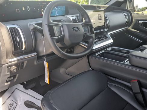 New 2026 Ford Expedition Platinum w/ Stealth Appearance Package AWD/4WD image 15