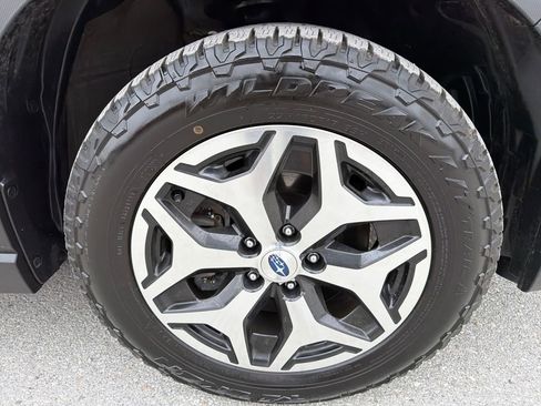 Used 2023 Subaru Forester Premium image 20