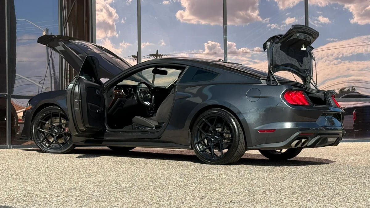 Used 2019 Ford Mustang GT w/ Performance Package - Level 2 RWD image 29
