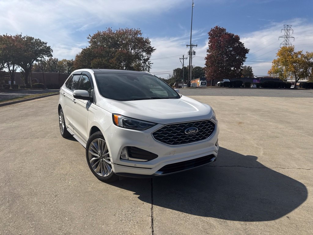 Used 2020 Ford Edge Titanium w/ Equipment Group 301A FWD image 13