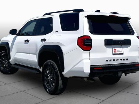 Used 2025 Toyota 4Runner SR5 AWD/4WD image 12