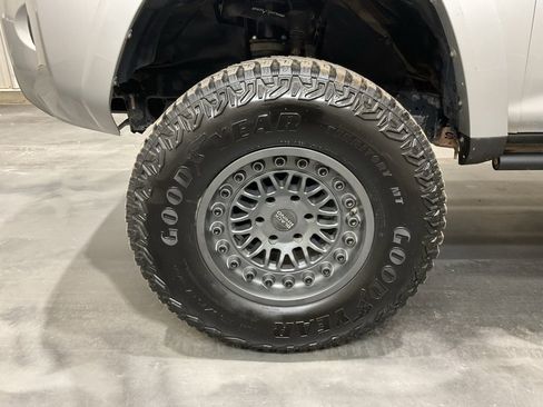 Used 2019 Toyota 4Runner TRD Off-Road image 6