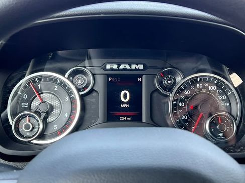 Used 2022 RAM 2500 Tradesman w/ Chrome Appearance Group image 24