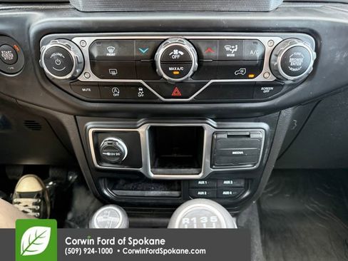 Used 2023 Jeep Wrangler Sport image 28