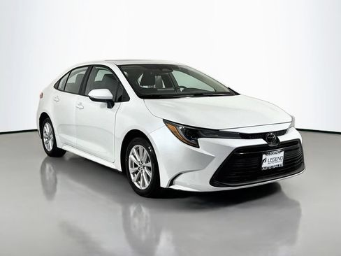 Used 2024 Toyota Corolla LE w/ LE Premium Package FWD image 4