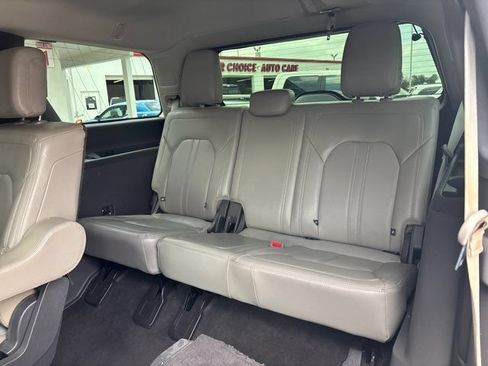 Used 2019 Ford Expedition Limited w/ Equipment Group 301A RWD image 27