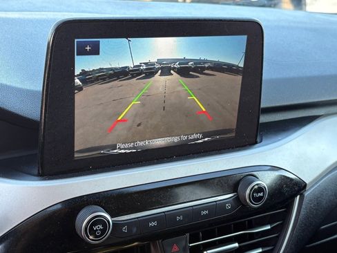 Used 2021 Ford Escape SE image 22