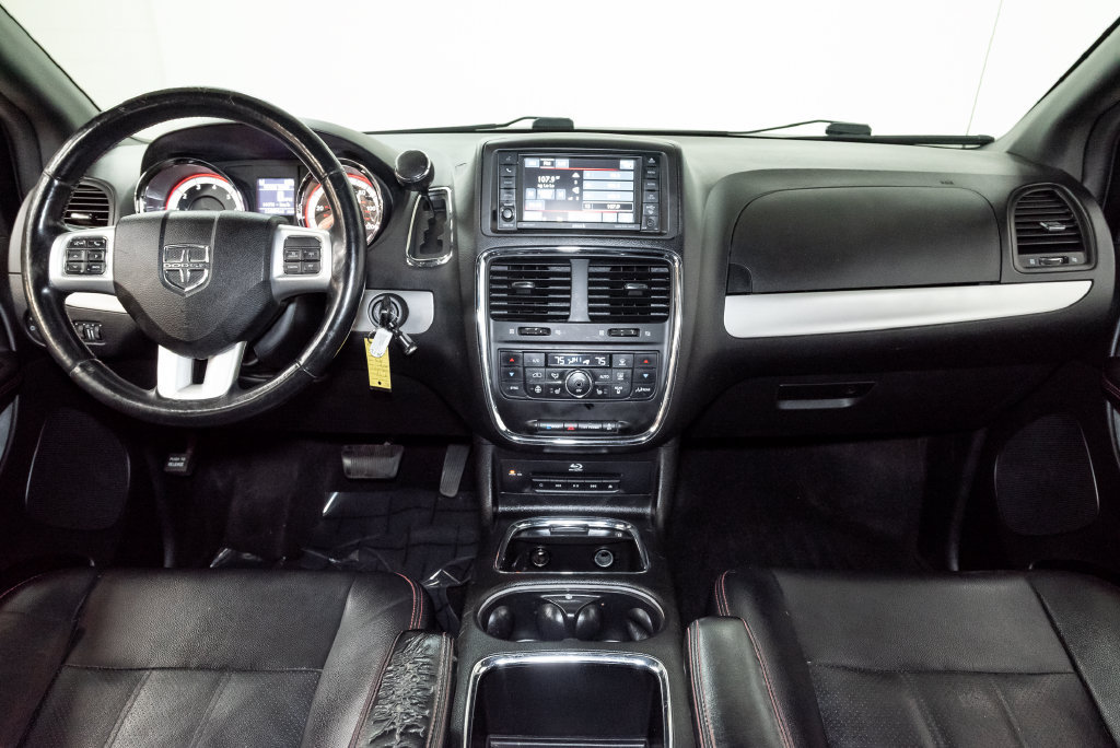Used 2016 Dodge Grand Caravan R/T w/ Driver Convenience Group FWD image 23